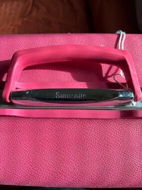 Barbie PINK VINTAGE Samsonite luggage piece